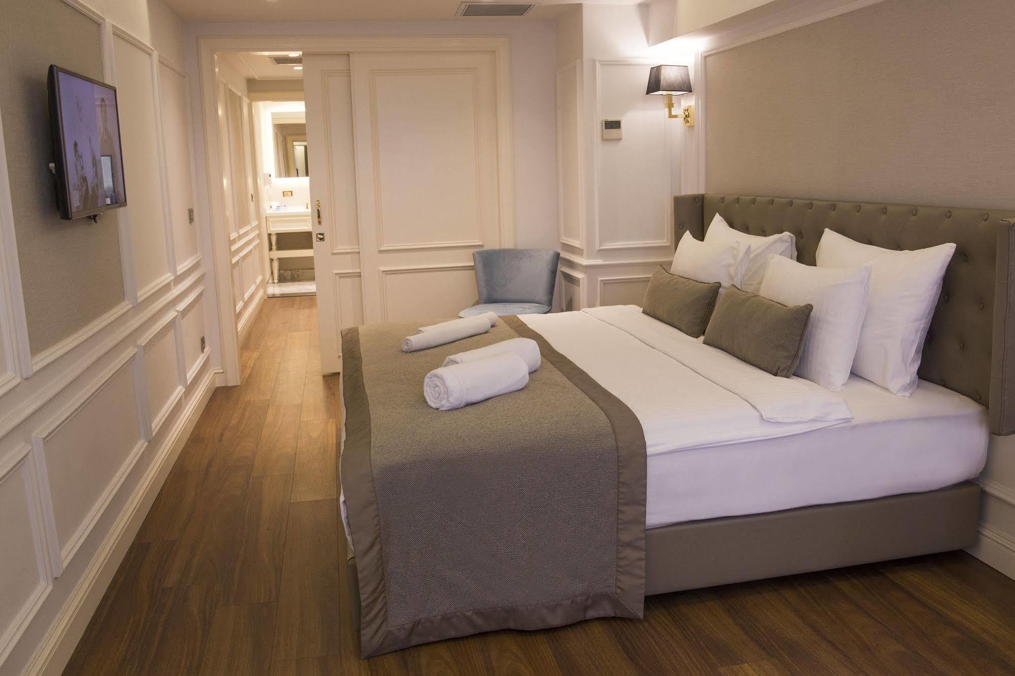 Mina - Special Category İstanbul